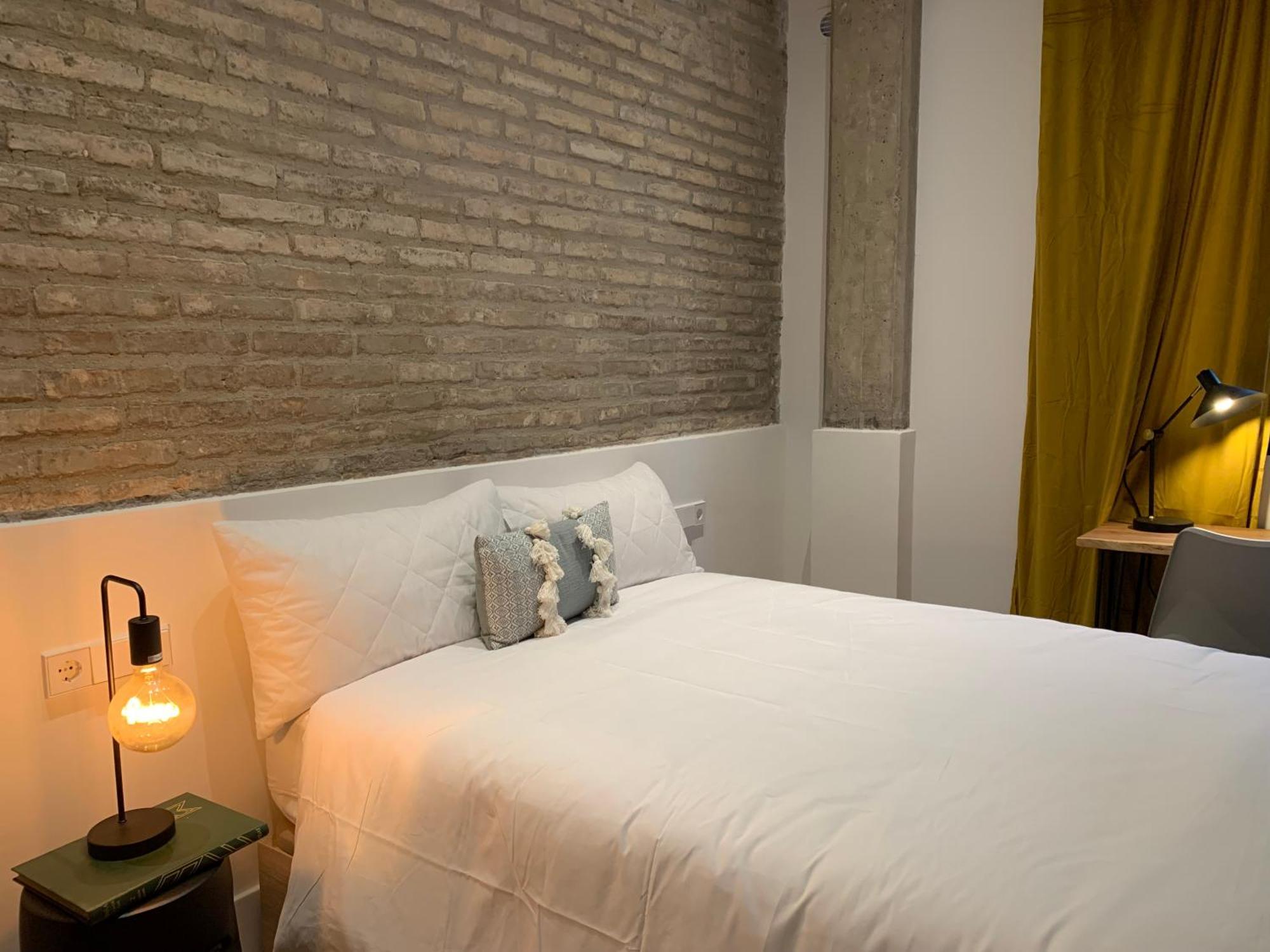 La Reina Beach Rooms Valencia Buitenkant foto